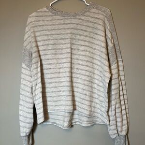 American Eagle Outfitters Gray Striped Long Sleeve Tee